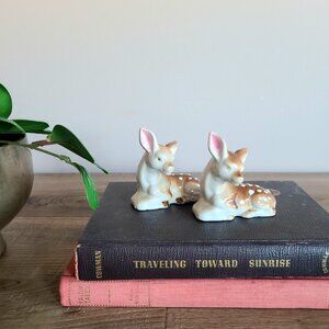 Set of 2 vintage ceramic deer figurines.